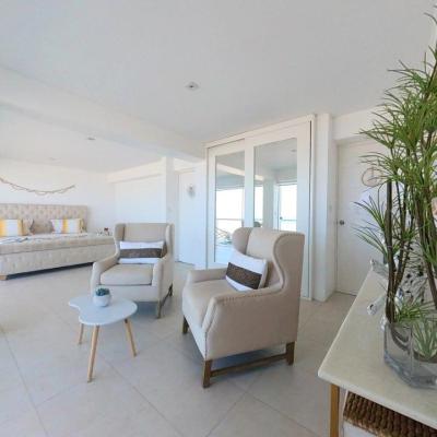 VENTA DE HERMOSO DÚPLEX FRENTE AL MAR, PIMENTEL